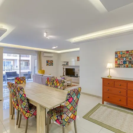 Seacrest - Large 3 Bedroom Apartment St. Paul's Bay Exterior photo