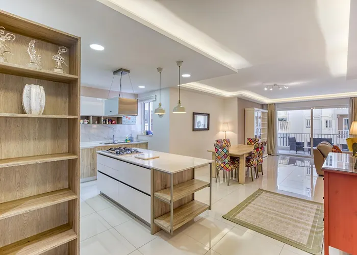 Seacrest - Large 3 Bedroom Apartment