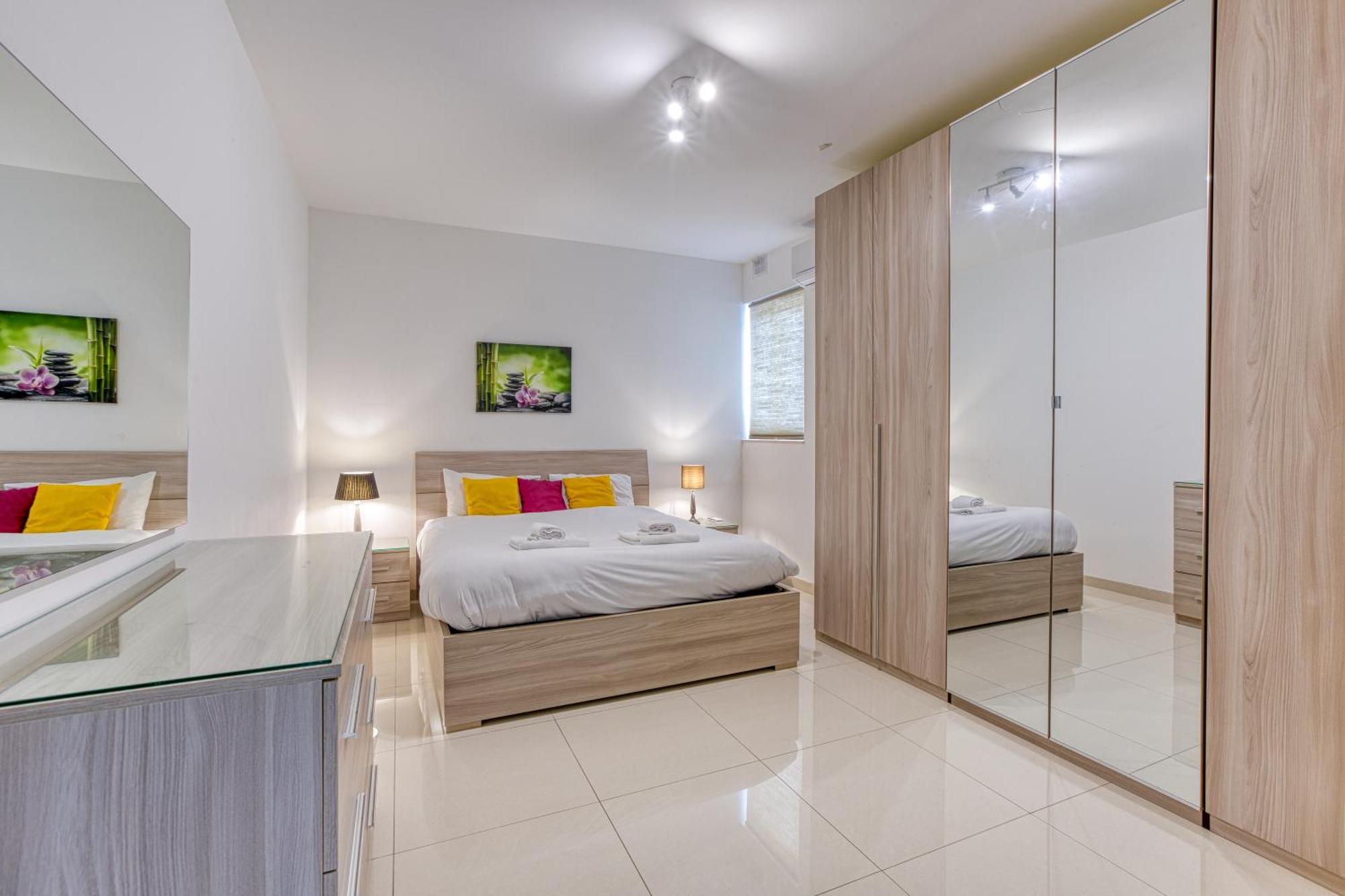 Seacrest - Large 3 Bedroom * San Pawl il-Baħar