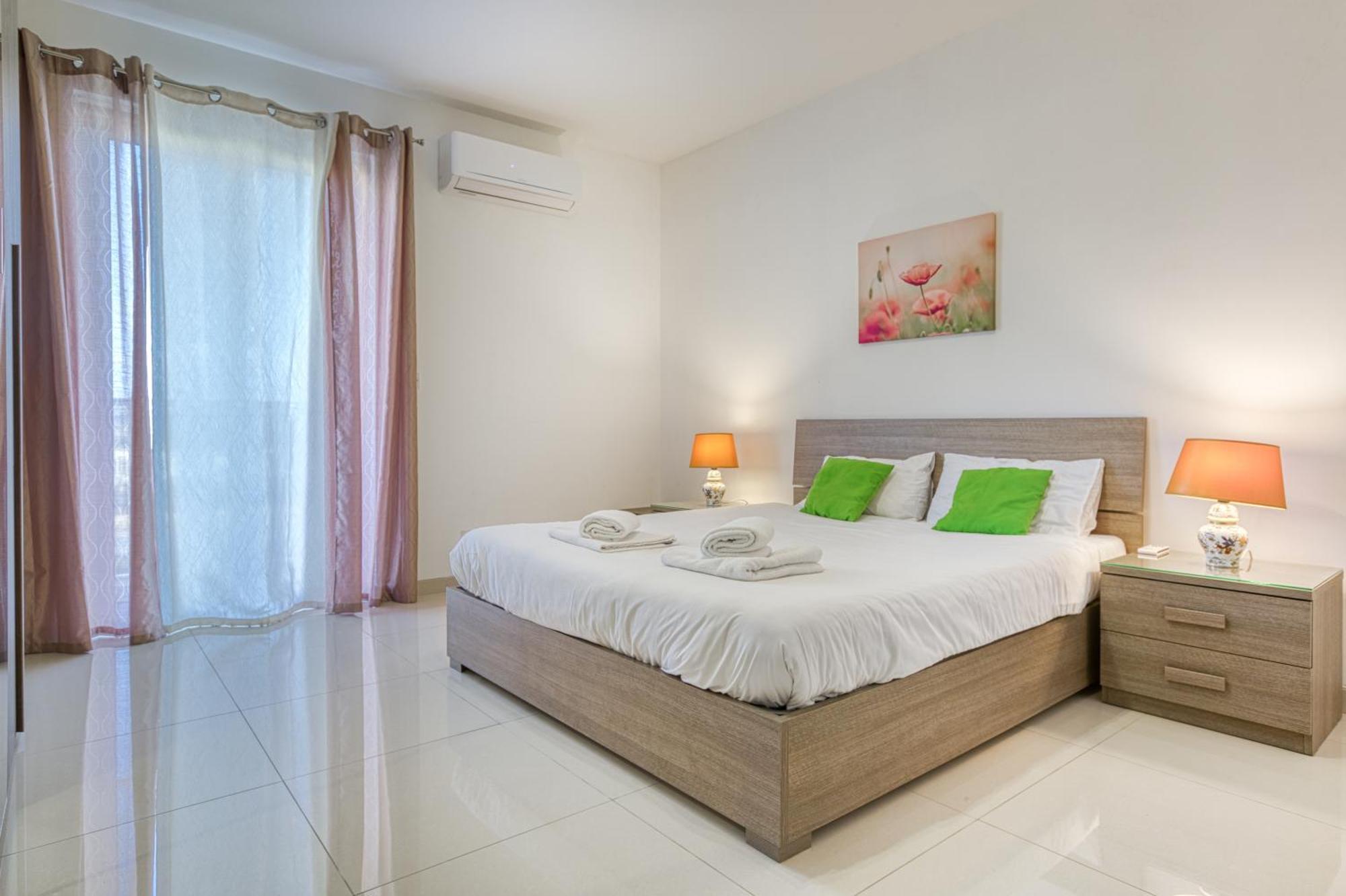 Seacrest - Large 3 Bedroom San Pawl il-Baħar